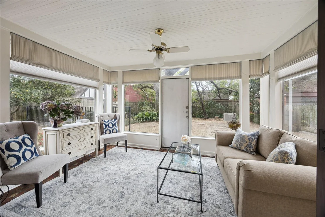 Photo of 2345 Blue Bonnet Boulevard