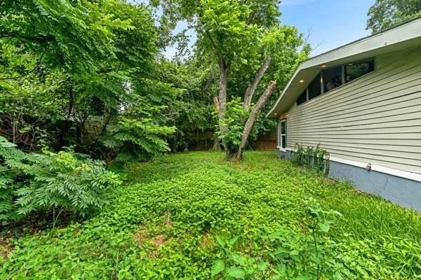 Photo of 6058 Lyndhurst Drive