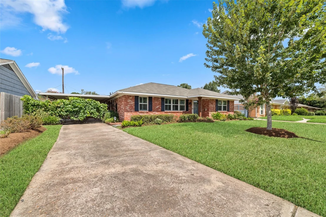 Photo of 2127 Lazybrook Drive