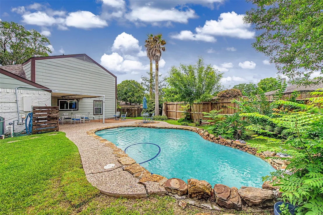 Photo of 402 Redway Lane