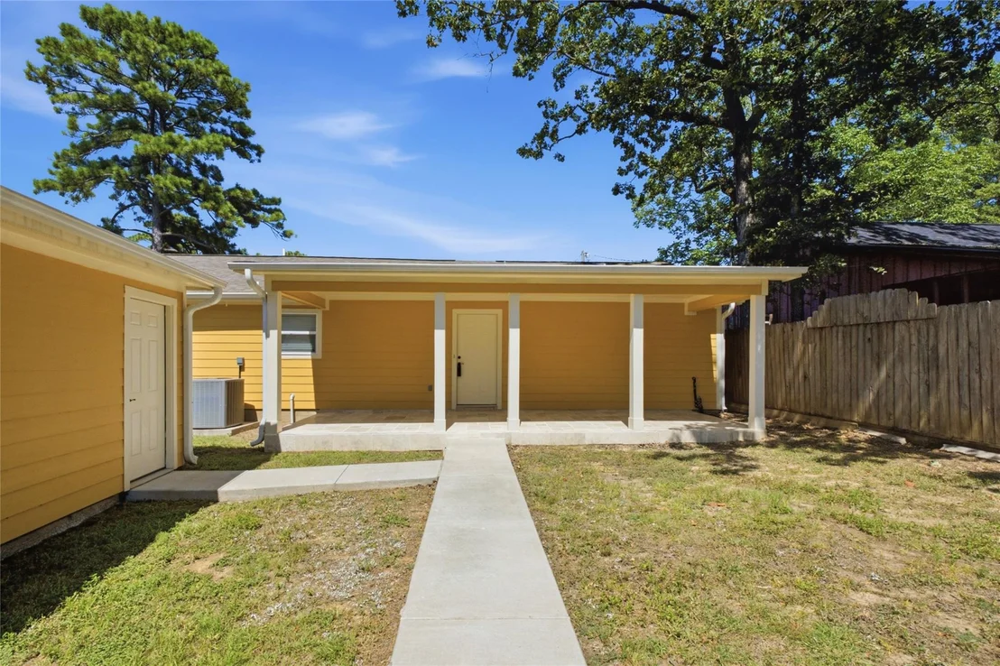 Photo of 340 Oak Ridge Drive