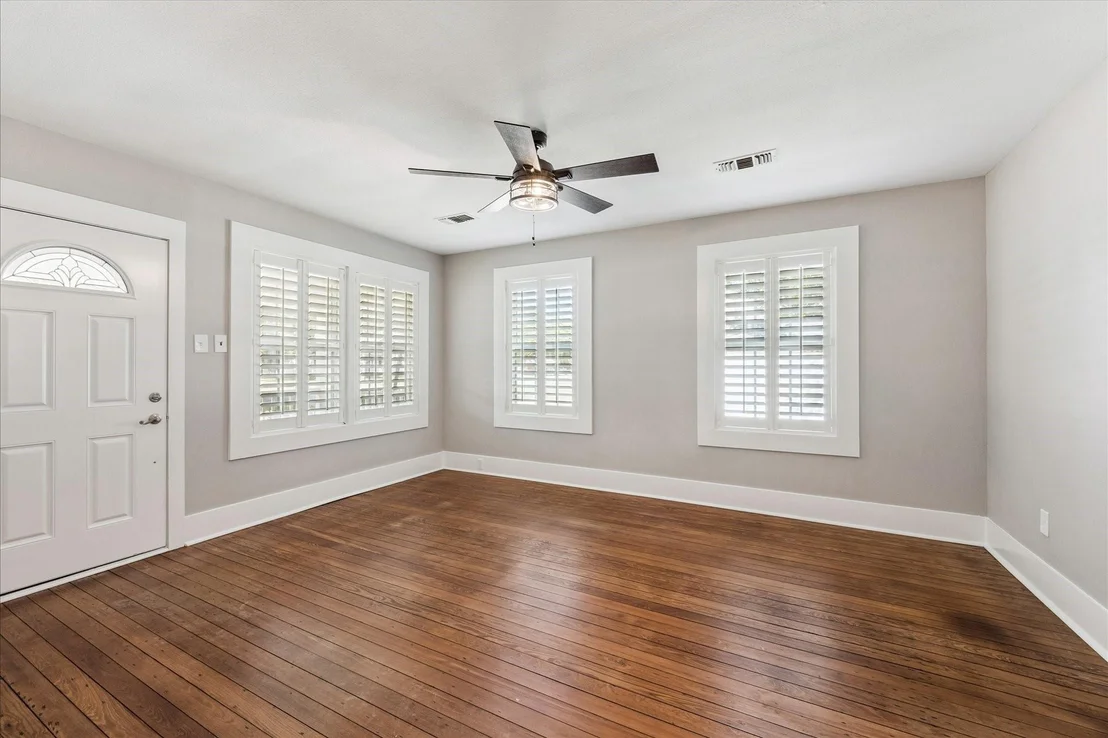 Photo of 700 4th Street