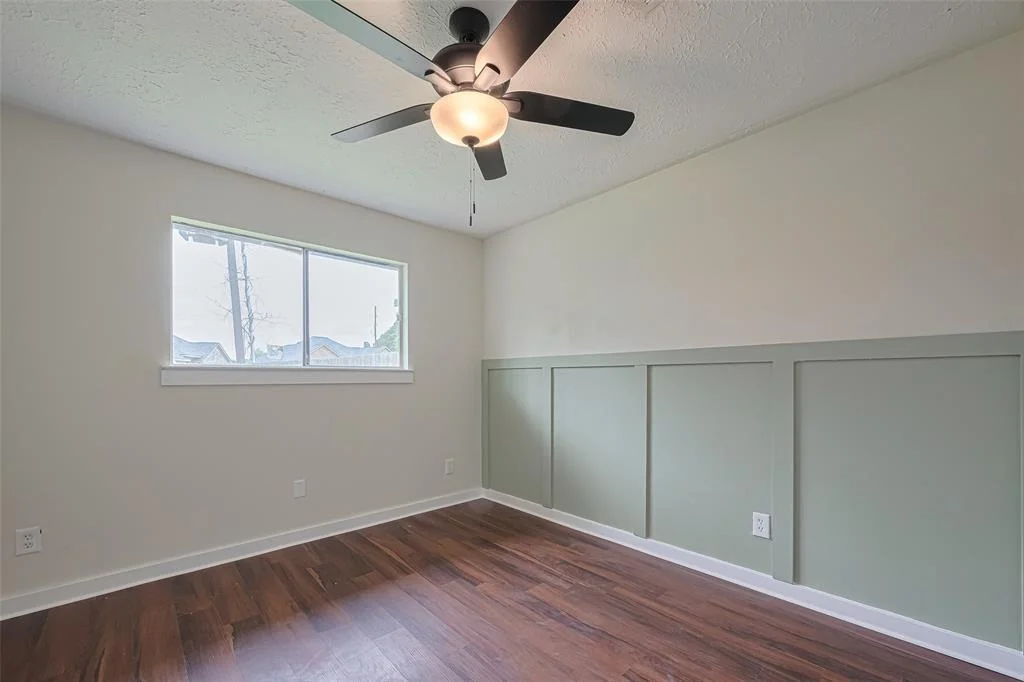 Photo of 17210 Glenoaks Drive