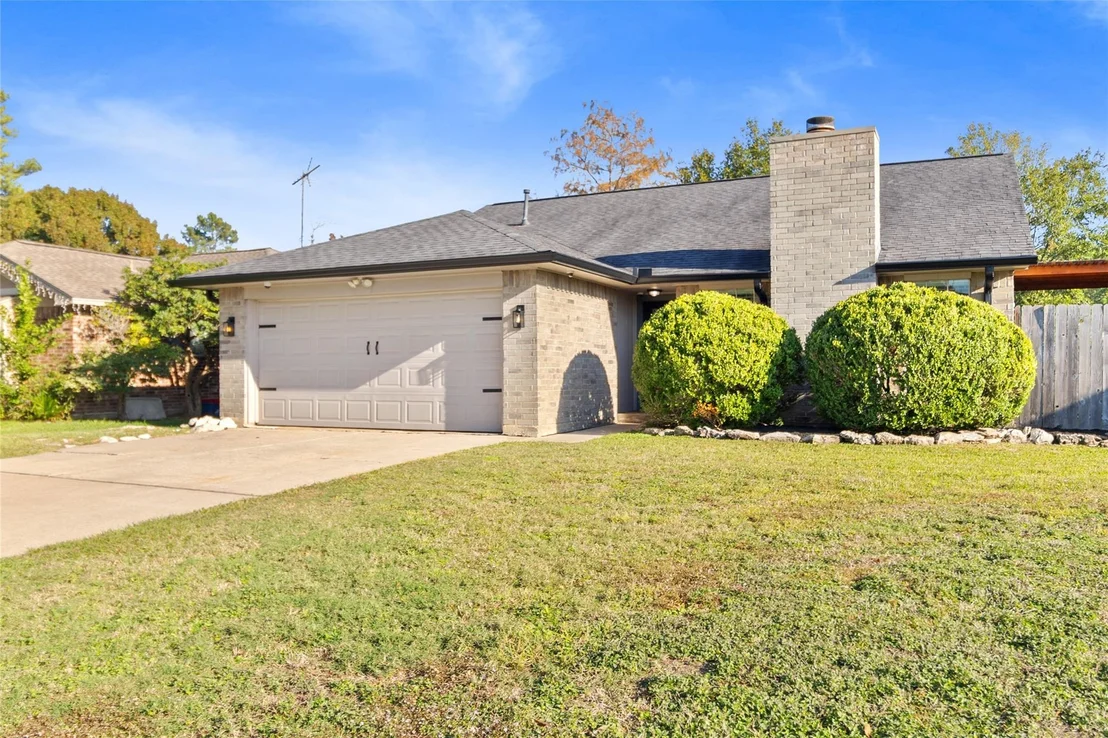 Photo of 9919 Loch Dane Drive