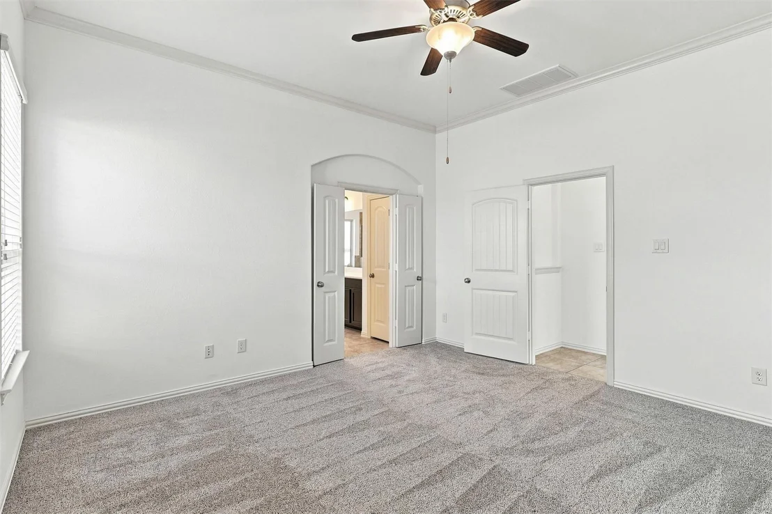 Photo of 637 Maple Point Drive E