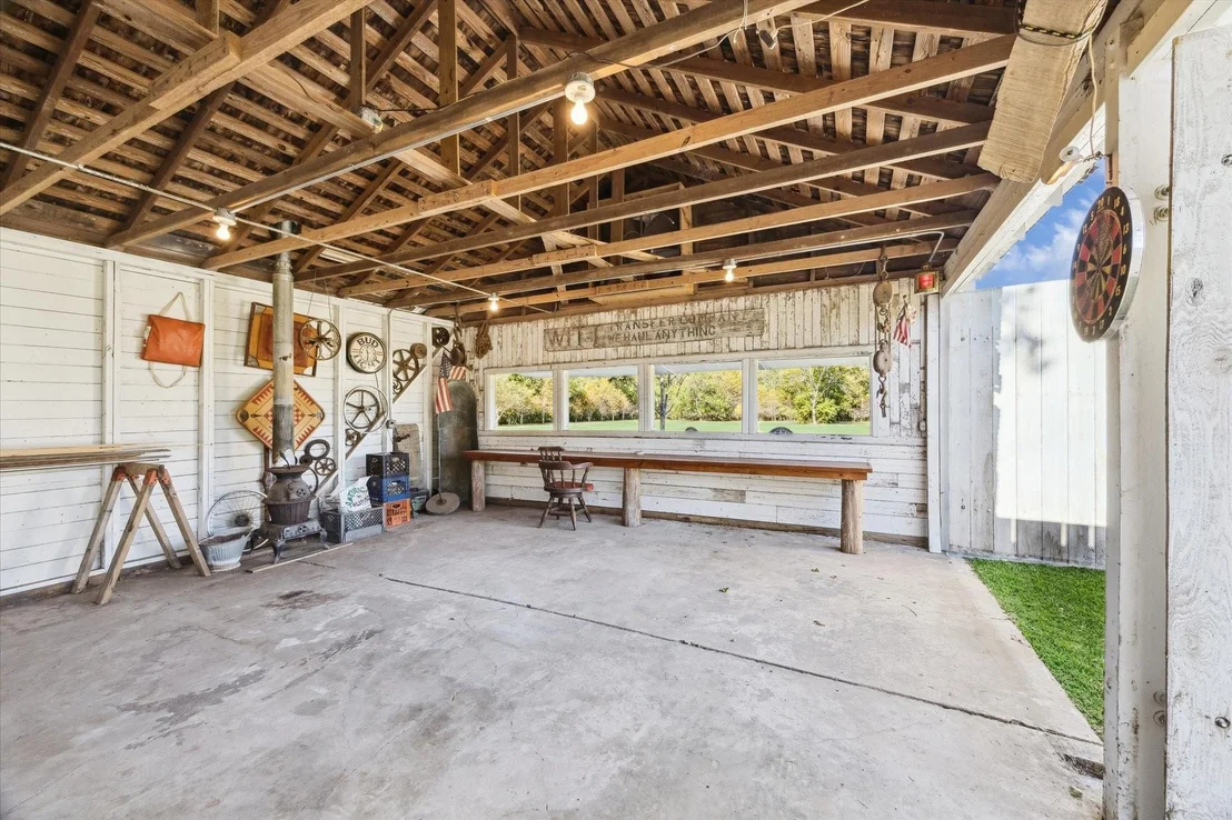 Photo of 618 Bayridge Road