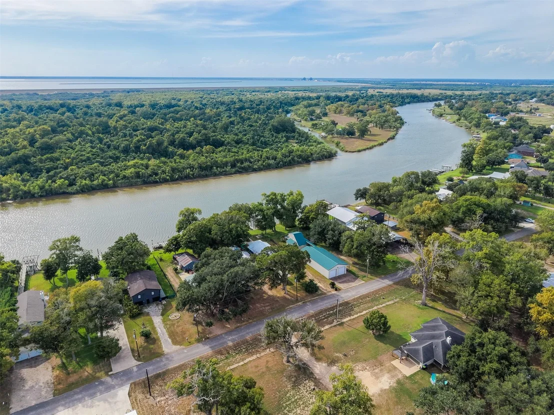 Photo of 1402 County Road 243