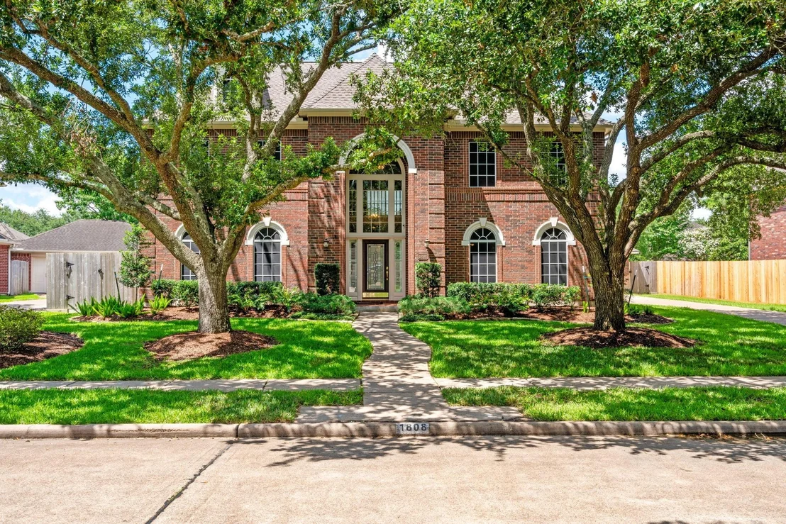 Photo of 1808 Brookside Drive