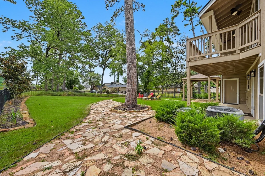 Photo of 15211 Jamaica Drive