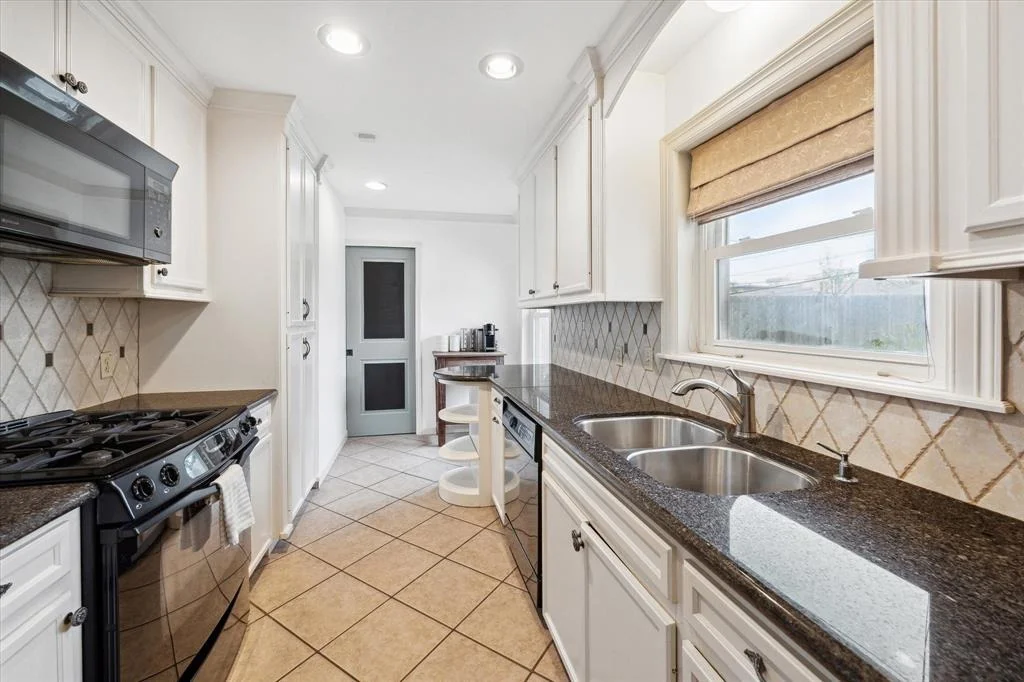 Photo of 918 Stonecrest Drive