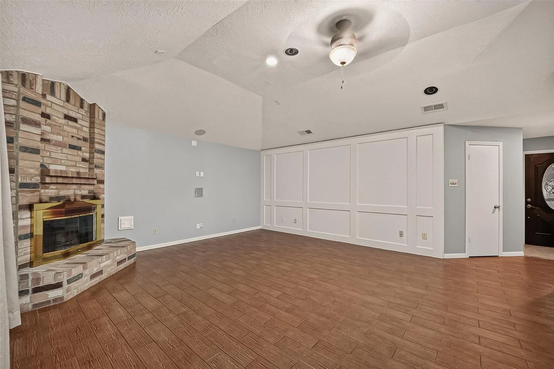 Photo of 913 Willowbriar Lane