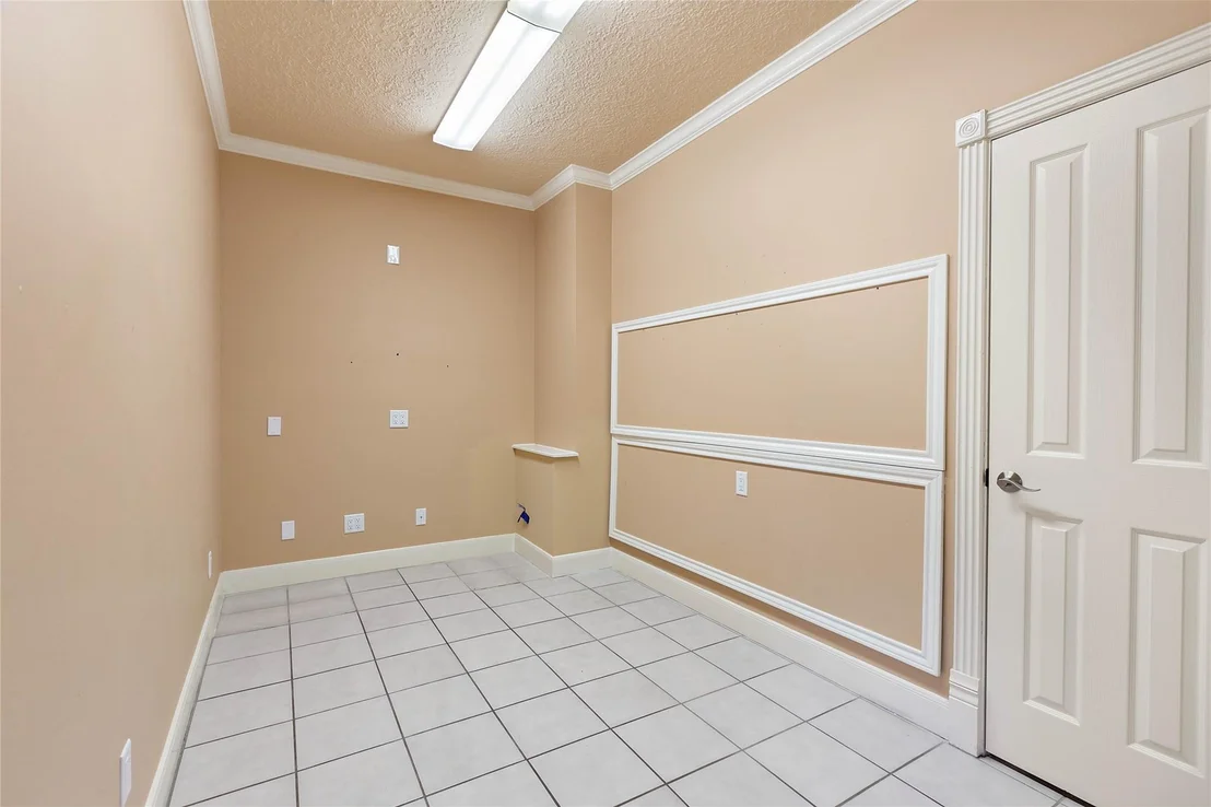 Photo of 2 Oak Crest Circle