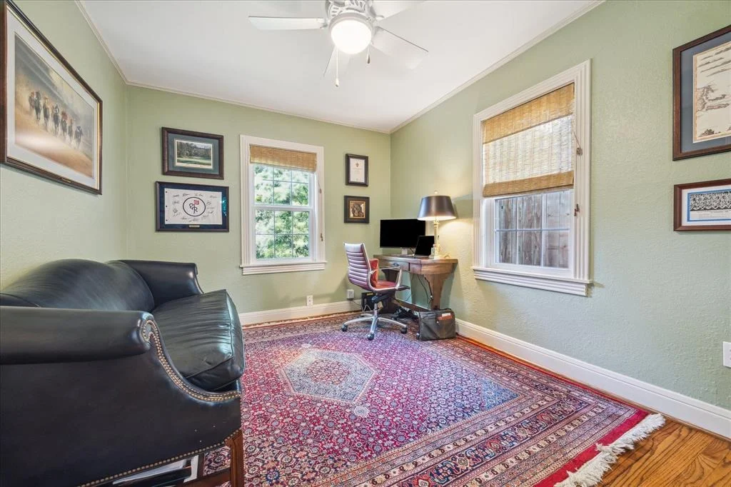 Photo of 2618 Sunset Boulevard