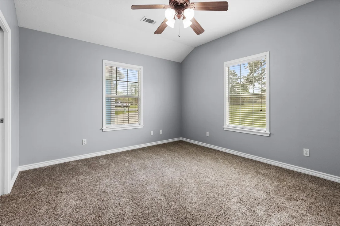 Photo of 140 Meadowview Drive