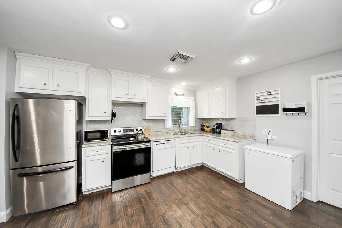 Photo of 805 Armor Avenue