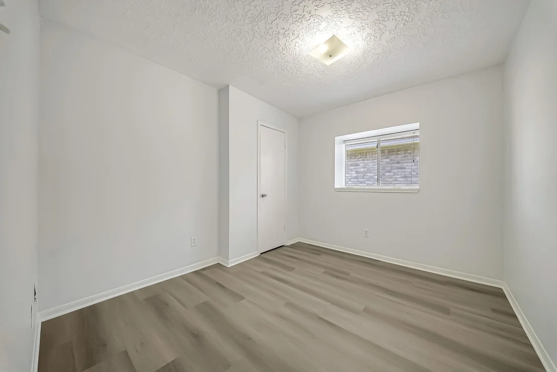 Photo of 16897 Blue Jay Street