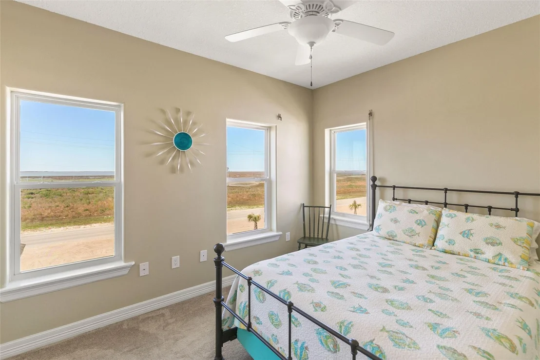 Photo of 10530 Bluewater Highway