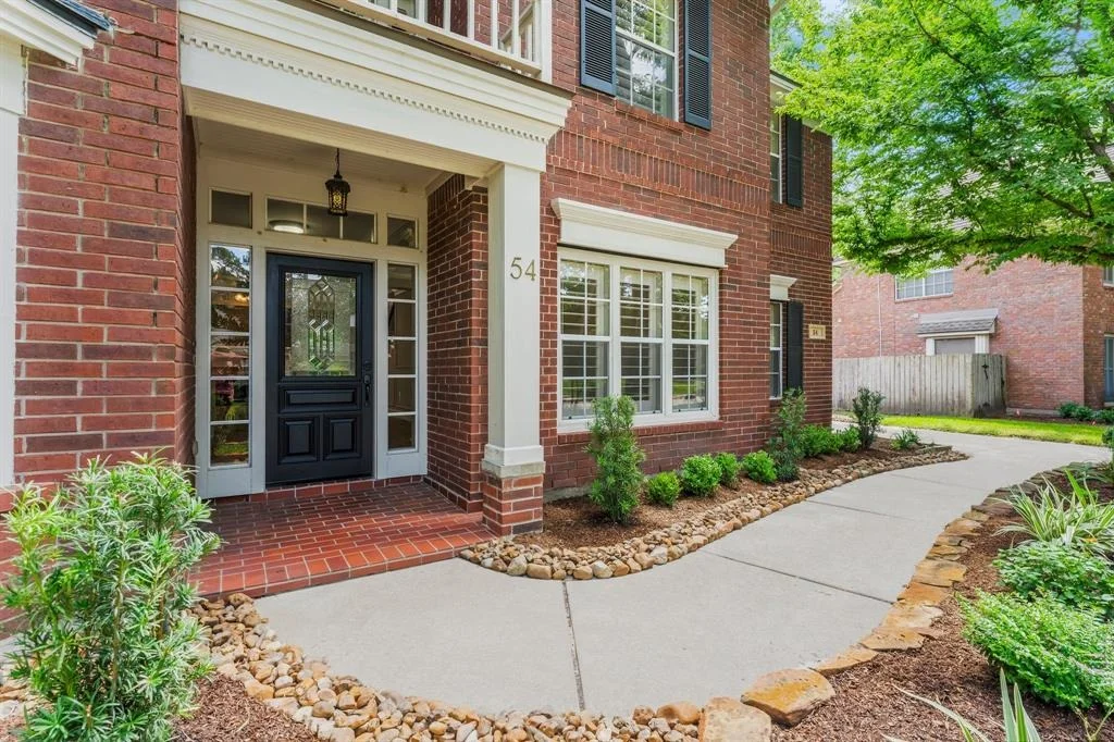 Photo of 54 E Coldbrook Circle