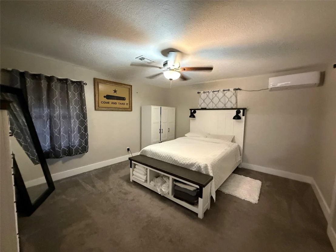 Photo of 1604 Leneva Lane