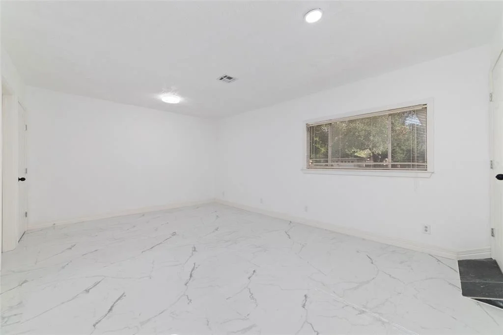 Photo of 9114 Mahoning Drive