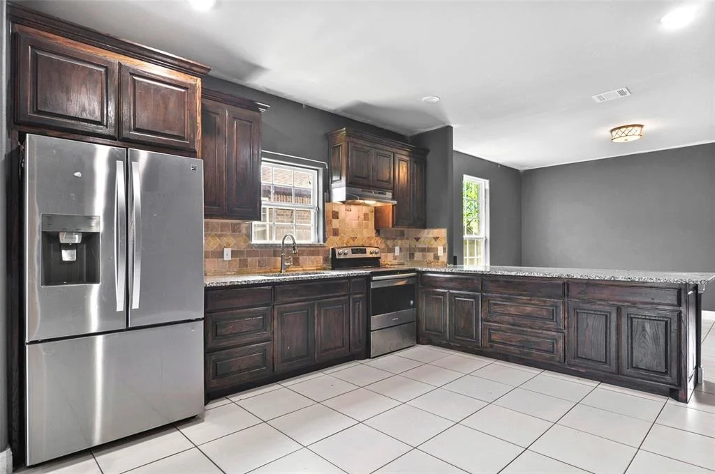 Photo of 431 Sabine Avenue