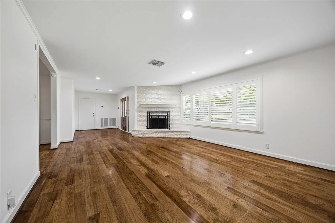 Photo of 8443 Westview Drive