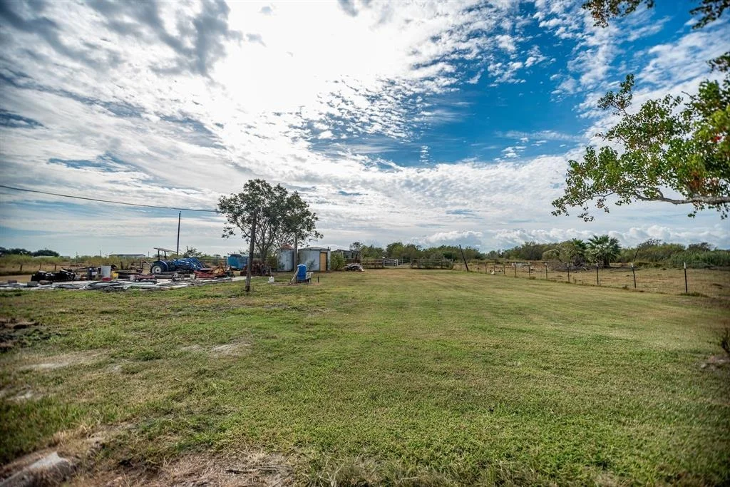 Photo of 587 Seakist Road
