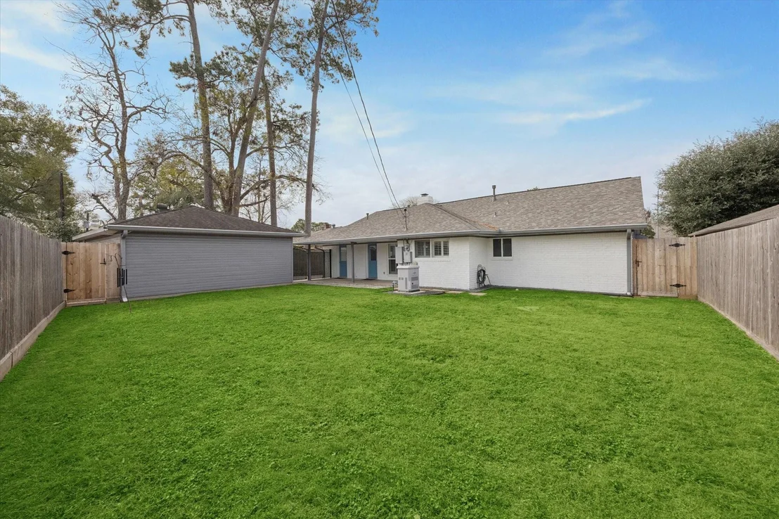 Photo of 5422 Golf Drive