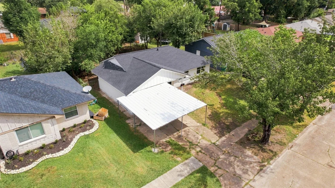 Photo of 3017 Cedarcrest Drive