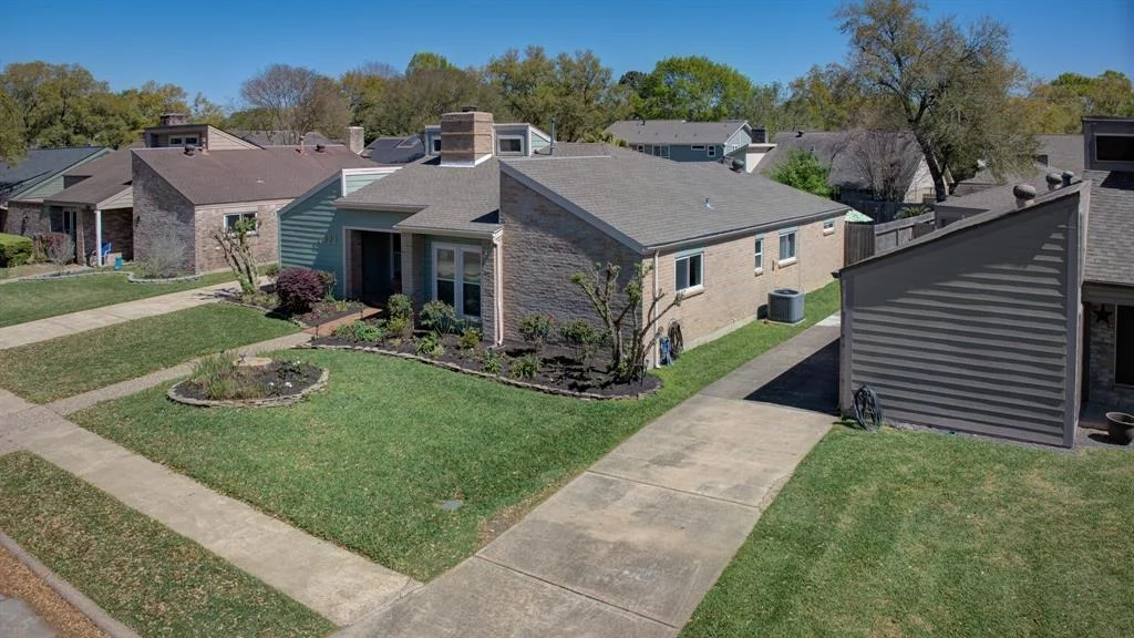 Photo of 15922 Tumbling Rapids Drive