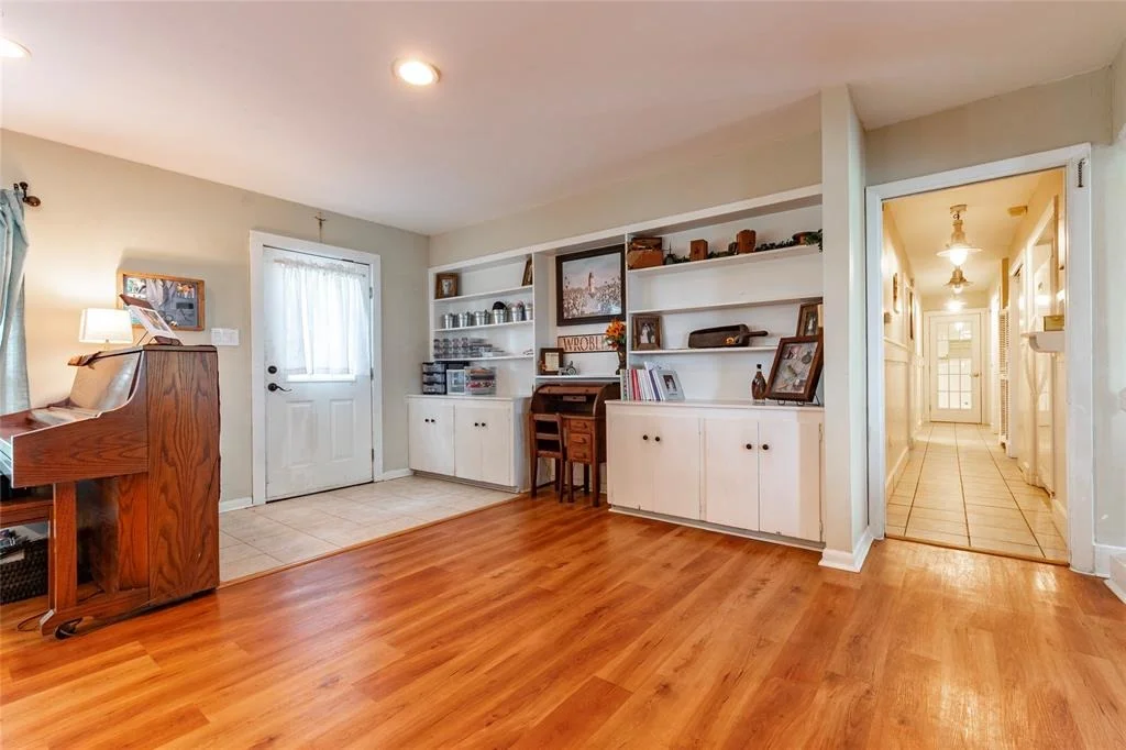 Photo of 830 Lily Lane