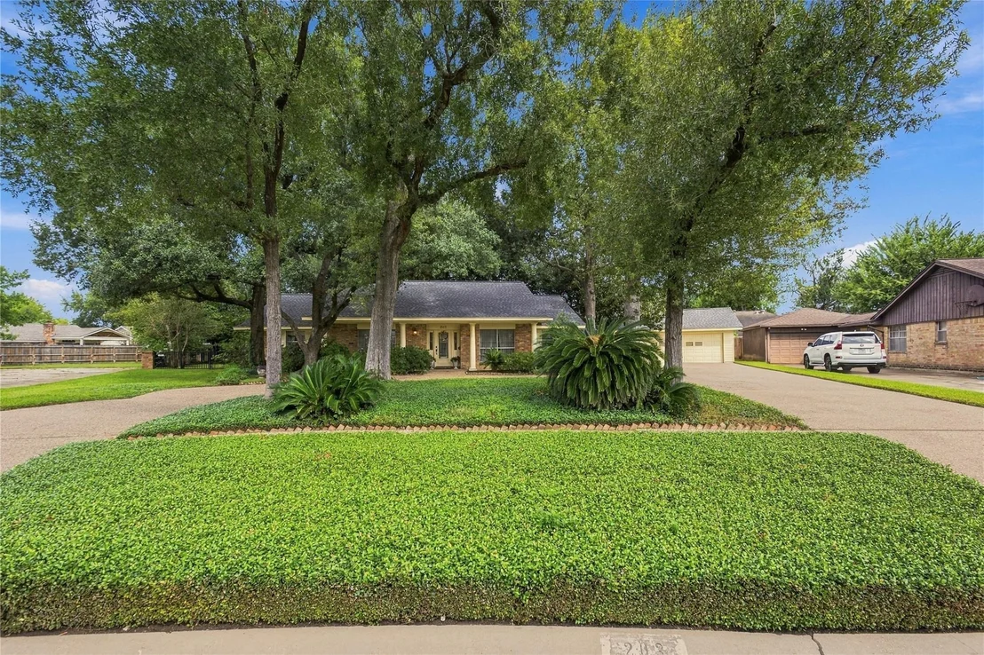 Photo of 203 Ballantrae Lane