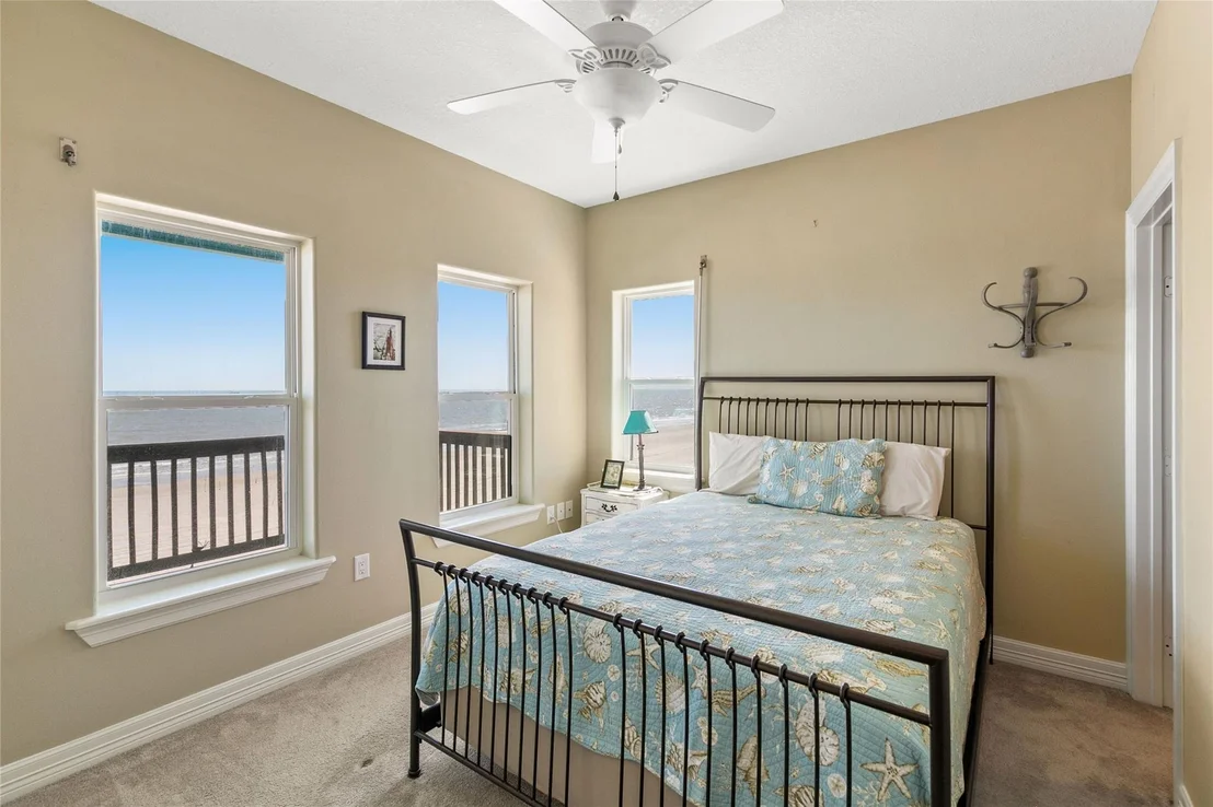 Photo of 10530 Bluewater Highway
