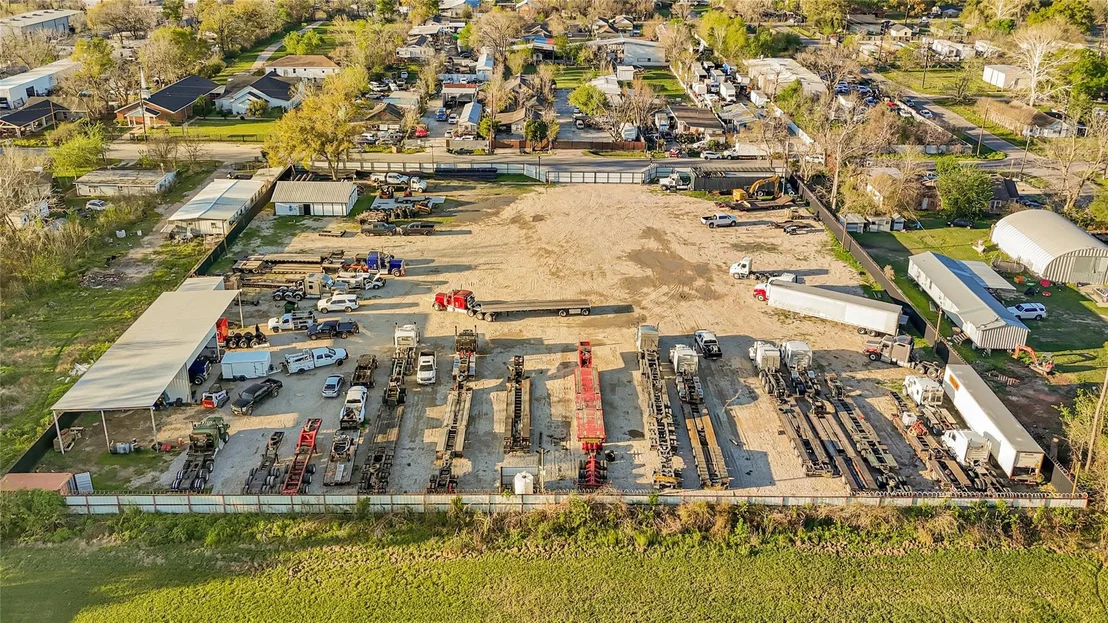 Photo of 5715 & 5721 Spindle Drive