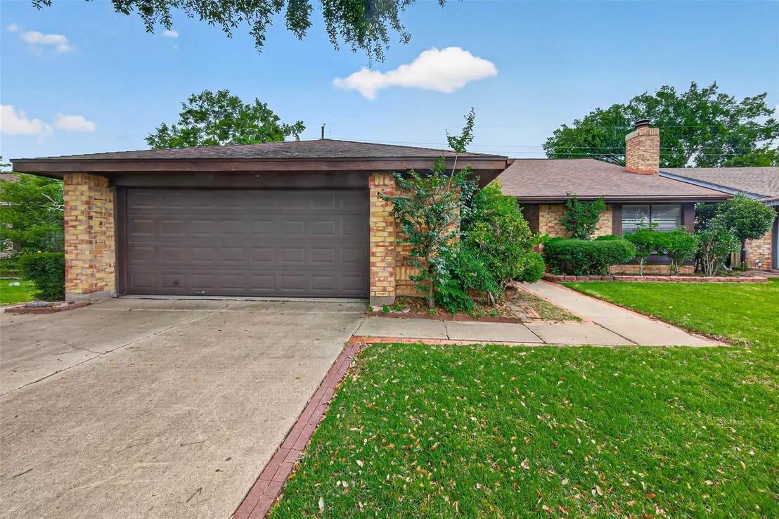 Photo of 2215 Fort Laramie Drive