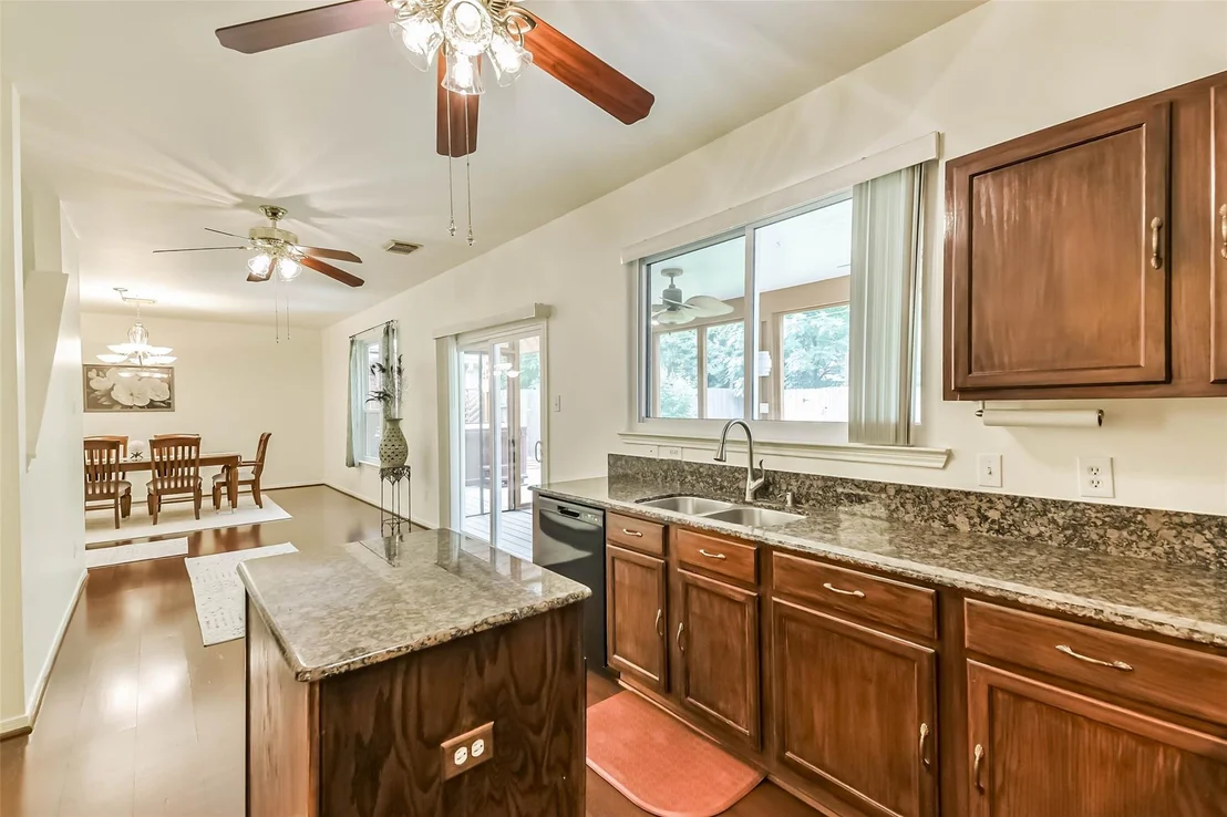 Photo of 21930 Willow Shadows Drive