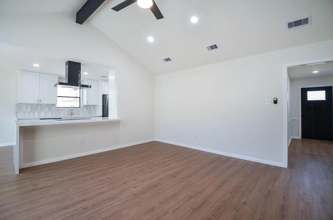 Photo of 1429 Heights Drive