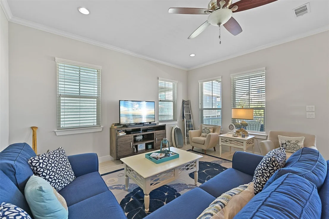 Photo of 3827 Neptune