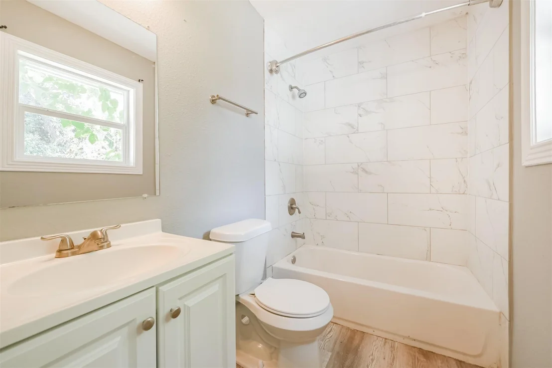 Photo of 5746 Lakefield Drive