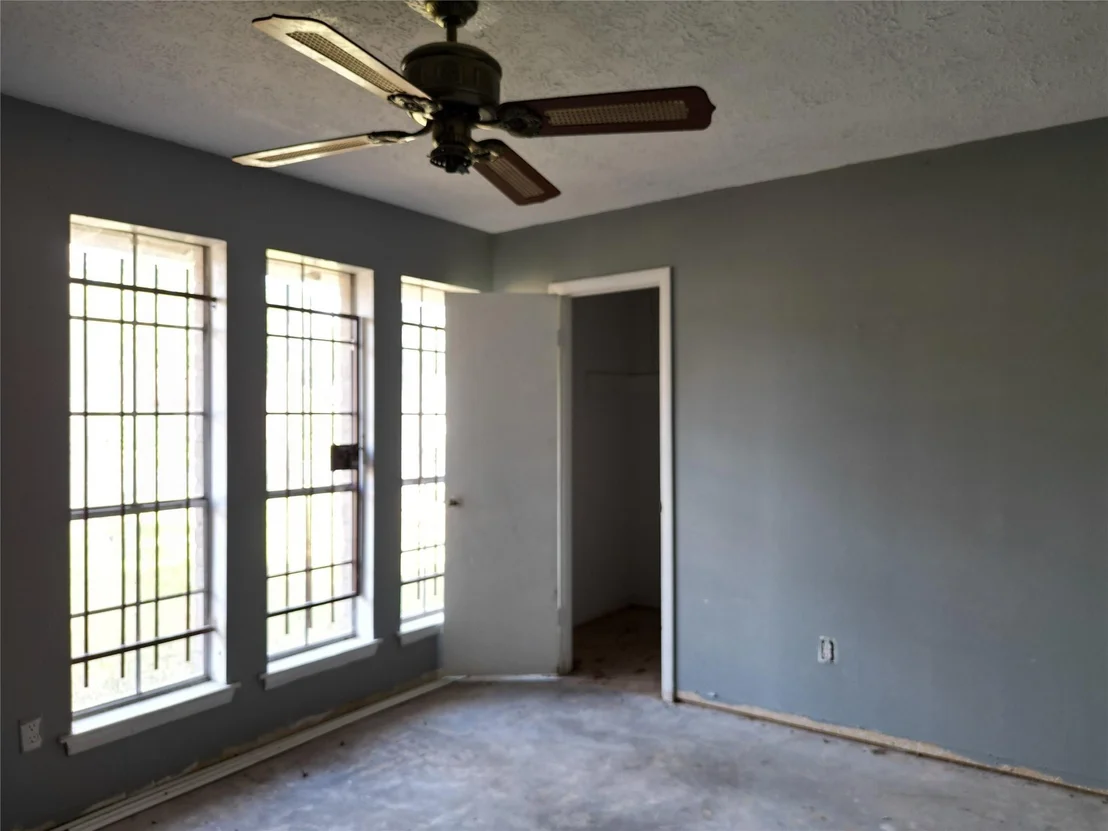 Photo of 8006 White Swan Drive