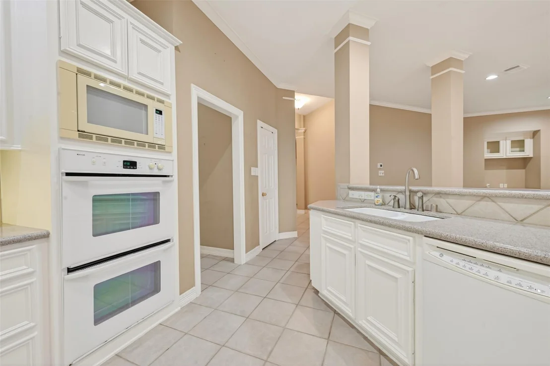Photo of 1202 Waterside Estates Circle