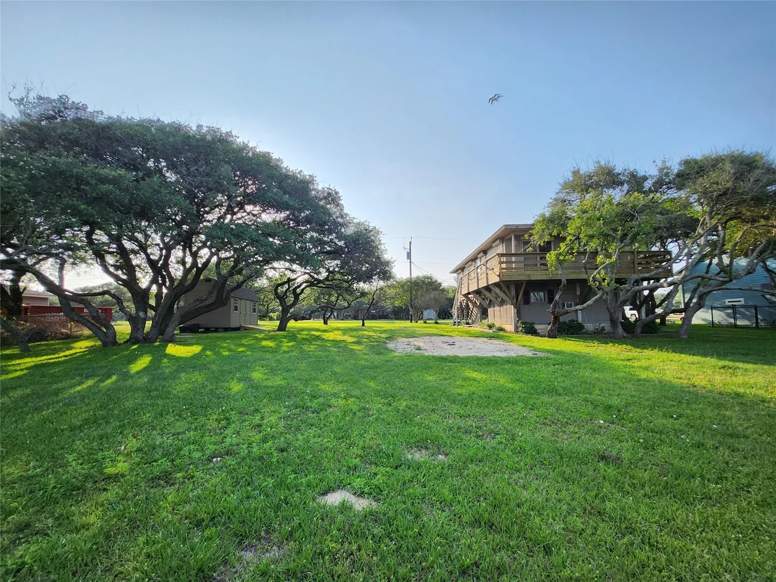Photo of 2182 W Bayshore Drive