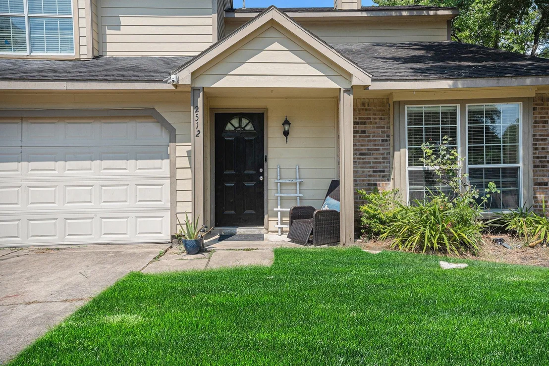 Photo of 2512 Sawyer Drive