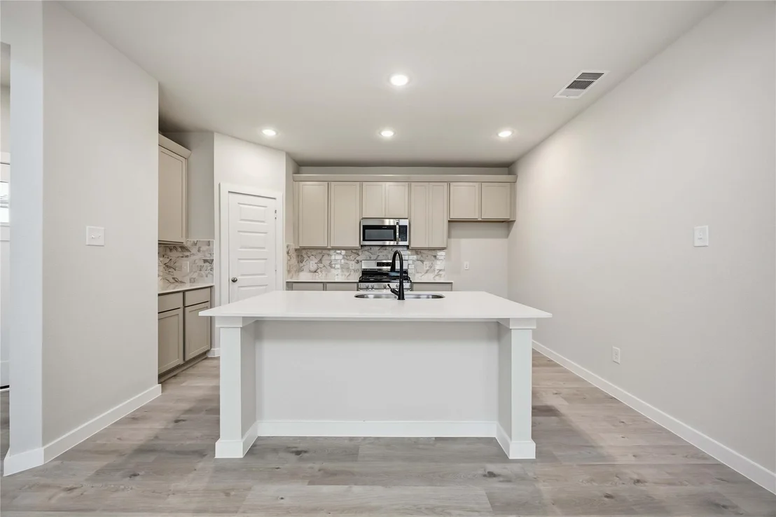 Photo of 1060 Lilly Lane