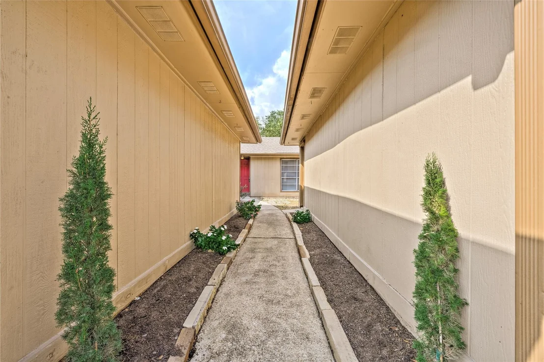 Photo of 11331 Rousseau Drive