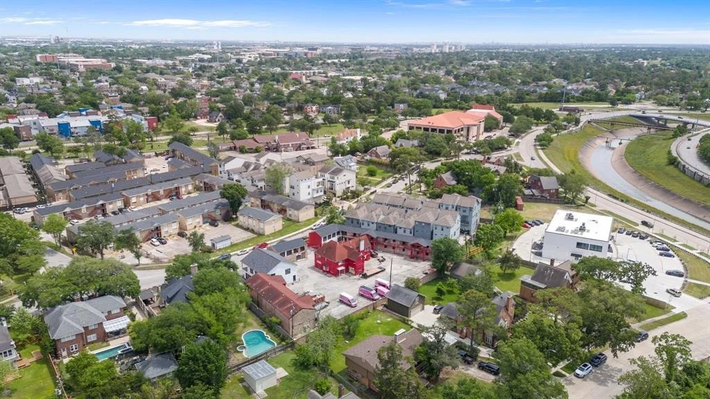 Photo of Unit A at 2616 Riverside Drive
