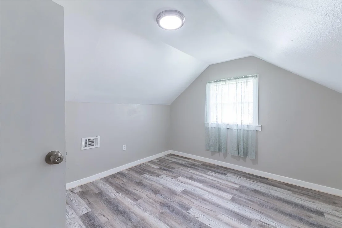 Photo of 2118 Rolling Hills Road