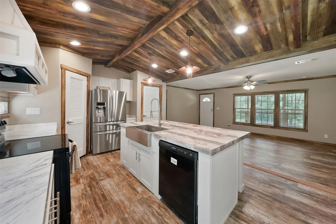 Photo of 577 Winding River Road