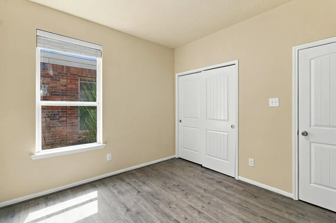 Photo of 8117 E Pine Creek Bend
