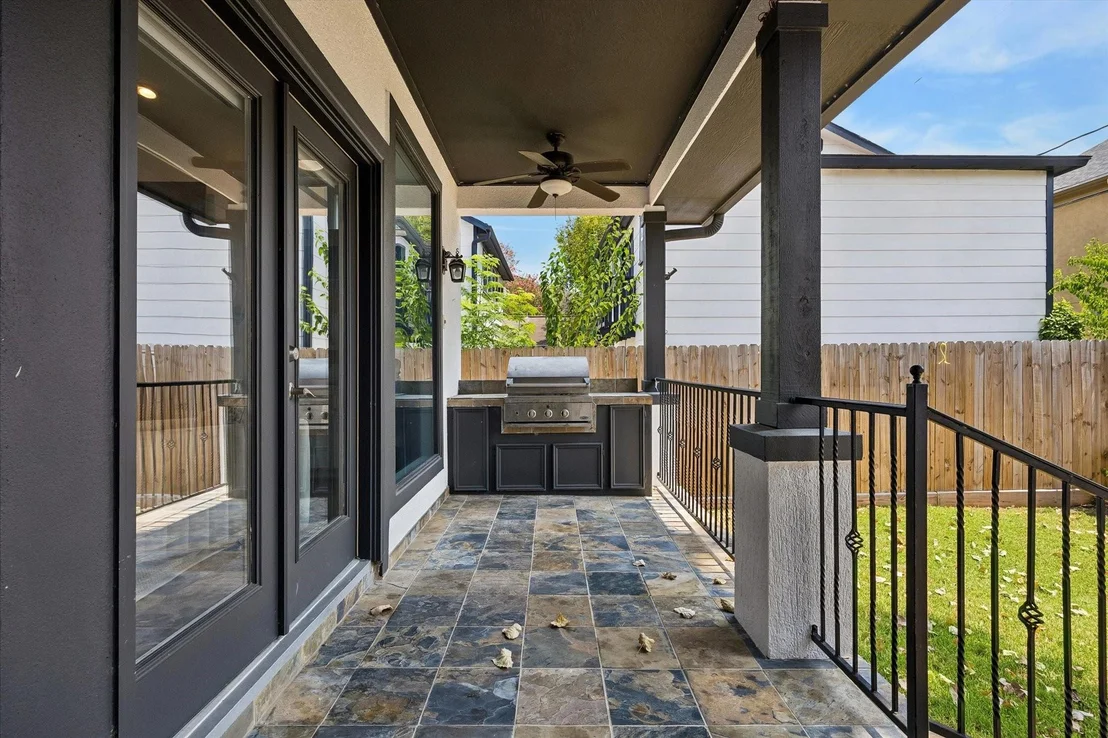 Photo of 4523 Maple Street